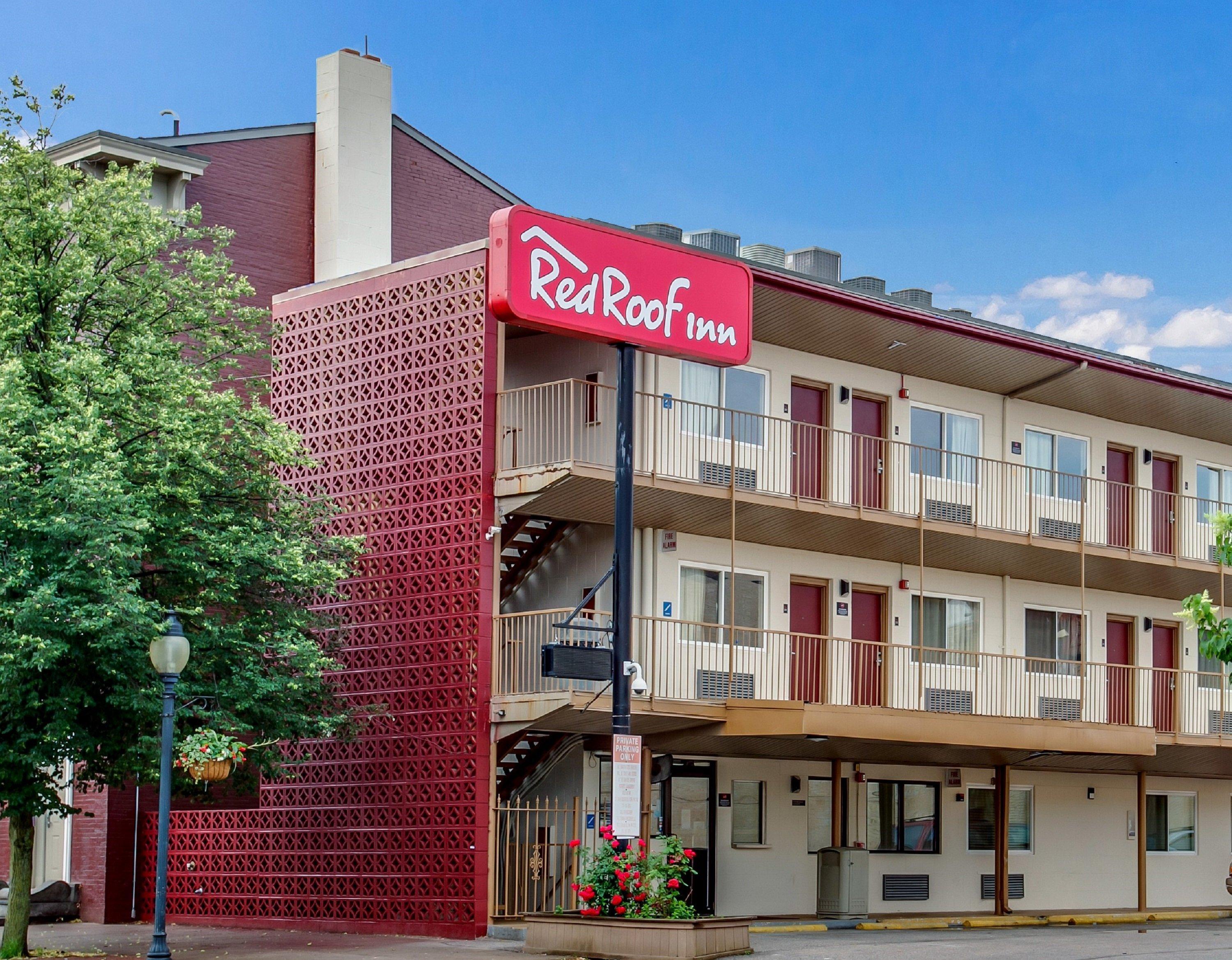 Red Roof Inn York Downtown Экстерьер фото