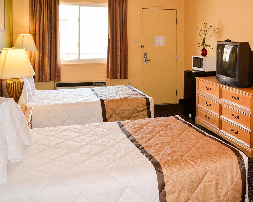 Red Roof Inn York Downtown Экстерьер фото